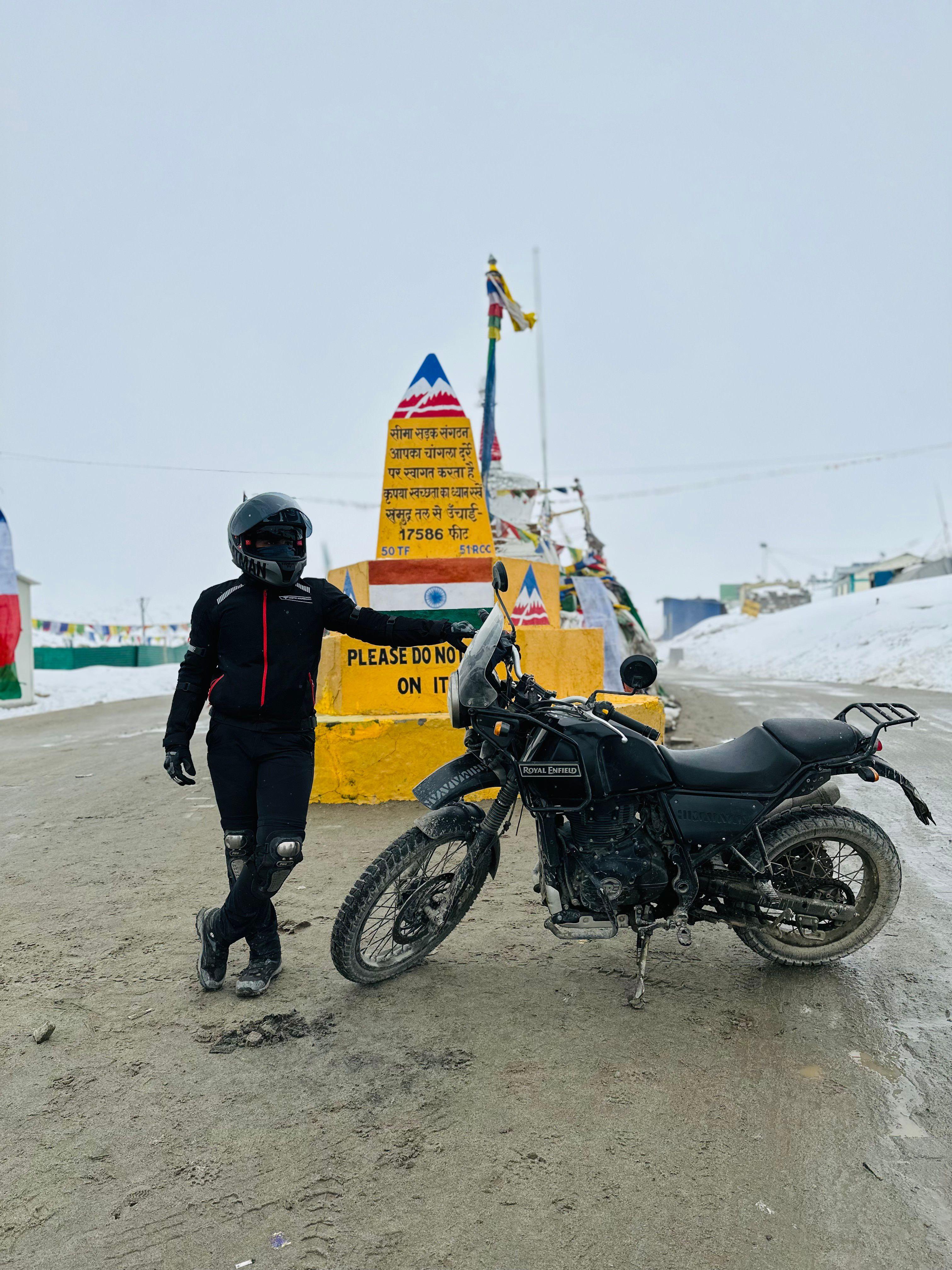 9 Days Delhi to Leh With Umling La